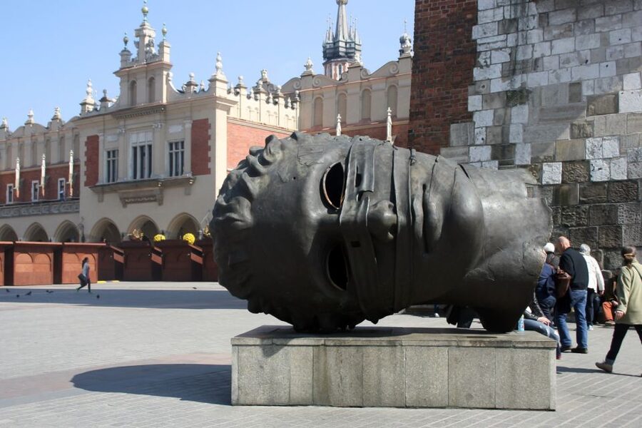 Krakow: Skip-the-Line Rynek Underground Museum Guided Tour - What the 90-minute to 2-hour route gives you