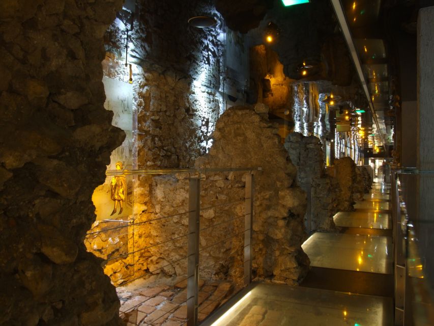 Krakow: Skip the Line Underground Museum and Old Town - Practical Tips for a Smooth Visit