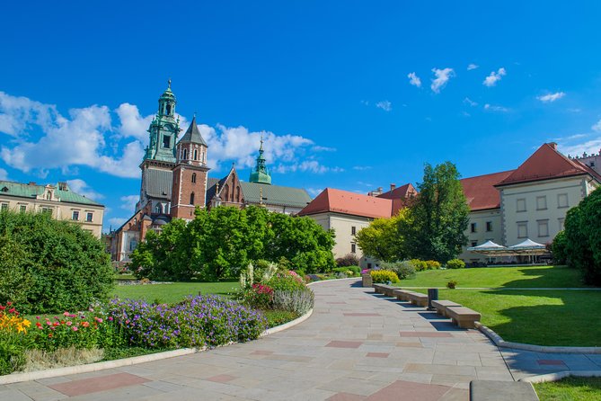 Krakow Skip The Line Wawel Castle & Old Town Guided Tour - The Royal Way from churches to courtyards