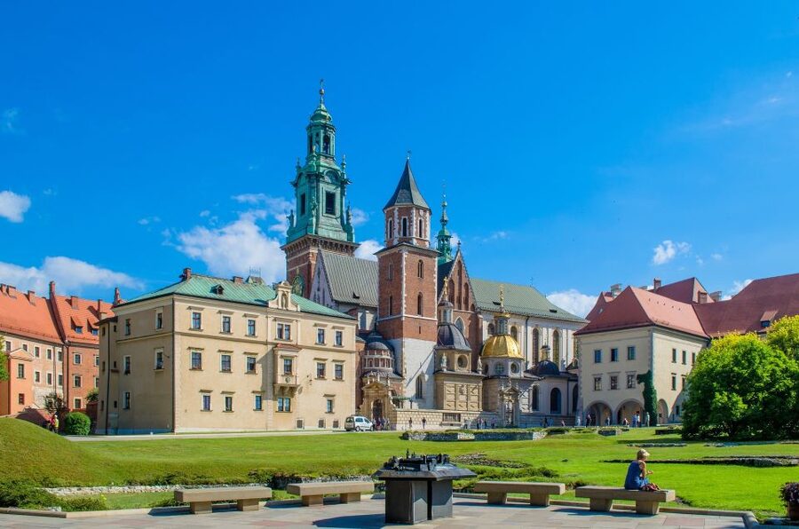 Krakow: Skip-the-Line Wawel Castle & Old Town Guided Tour - Does the $196 price make sense?