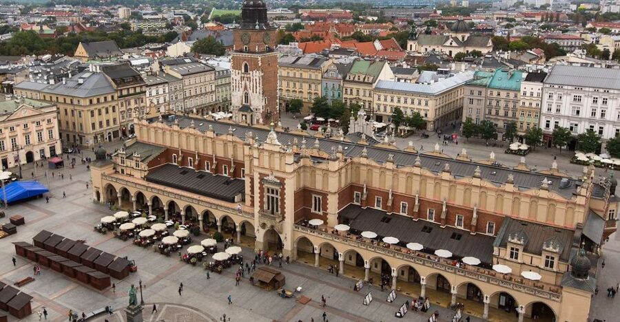 Kraków: Street Food and Historical Adventure - Pickles, kiełbasa, and regional products
