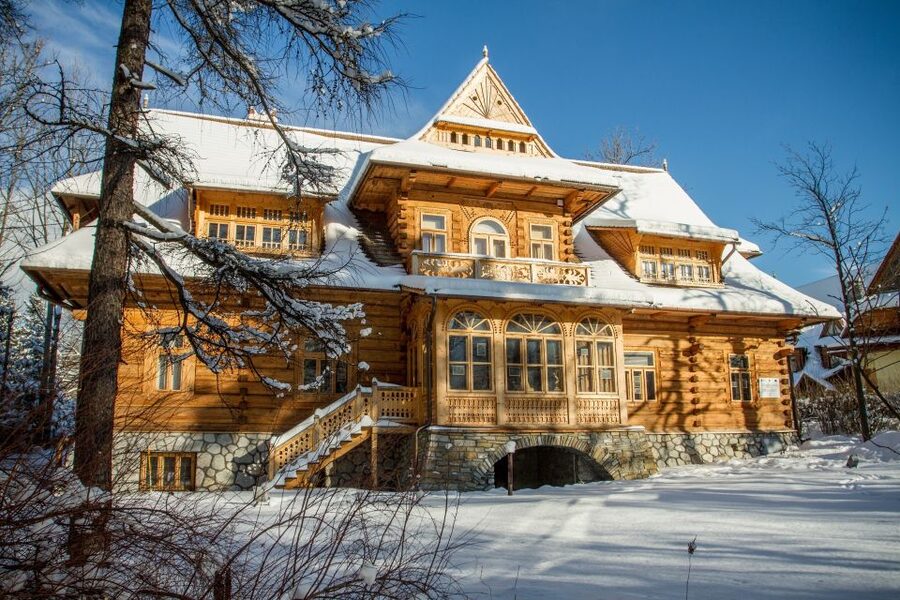 Krakow: Tatra Mountains and Zakopane Full-Day Private Tour - Chocholow: timber homes and local art