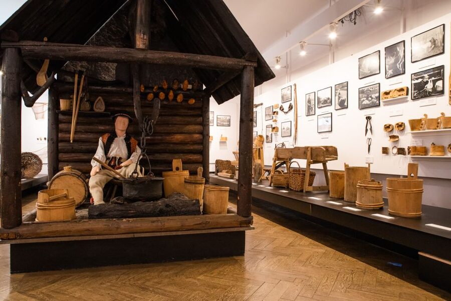 Krakow: The Ethnographic Museum ticket - Why the paintings and sculptures matter