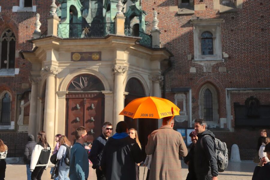 Krakow: The Old Town Walking Tour - Moving through the Old Town at a useful pace