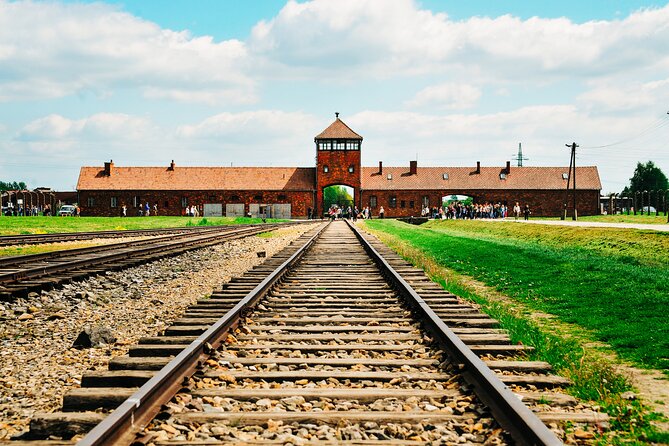 Krakow to Auschwitz-Birkenau Live Guided Tour & Hotel Pick-up - Birkenau and the scale of the killing system