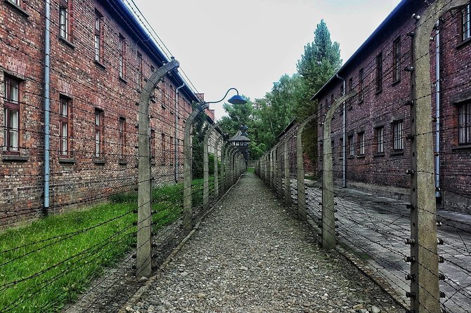 Krakow to Auschwitz-Birkenau: Private Round-Trip Experience - The short ride to Birkenau