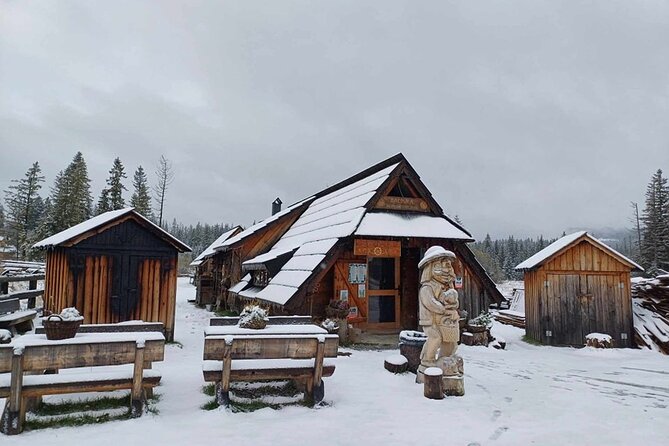 Kraków to Zakopane Private Luxury Tour - Chochołów wooden houses and highlander traditions