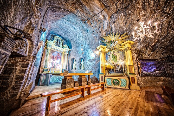 Krakow: UNESCO Bochnia Salt Mine Tour & Boat Expedition - Entering Bochnia Salt Mine by historic elevator
