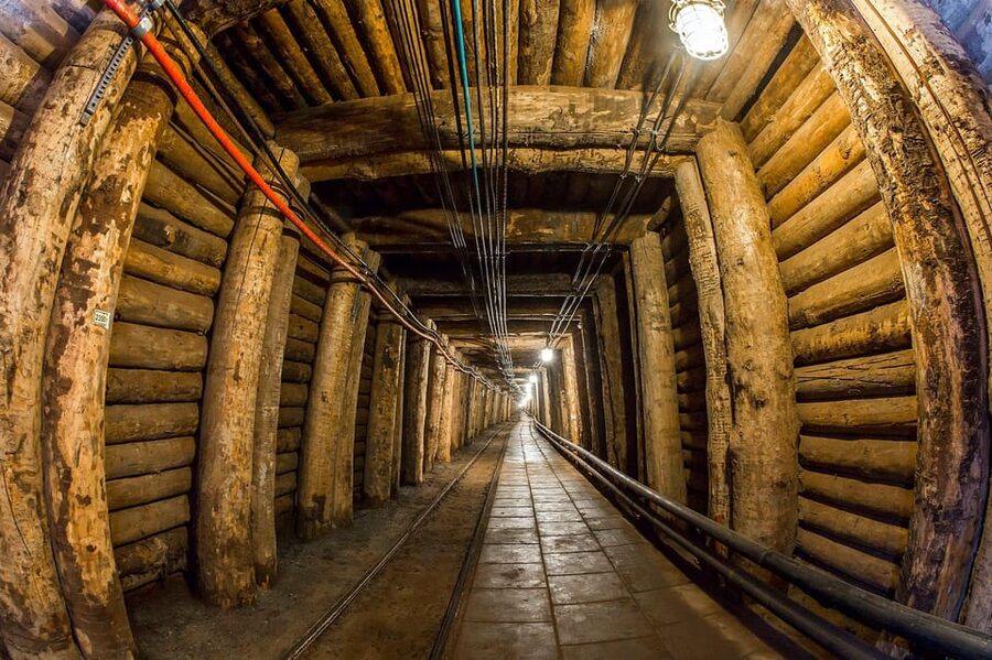 Krakow: UNESCO Underground Boat Expedition & Salt Mine Tour - The train ride through the tunnel network