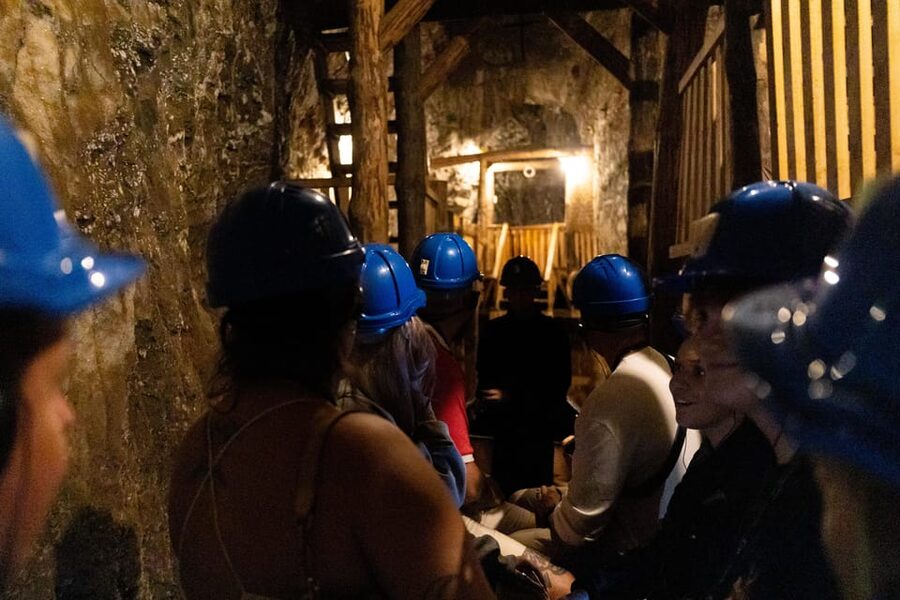 Krakow: UNESCO Underground Boat Expedition & Salt Mine Tour - Multimedia exhibits that make the past easier to grasp
