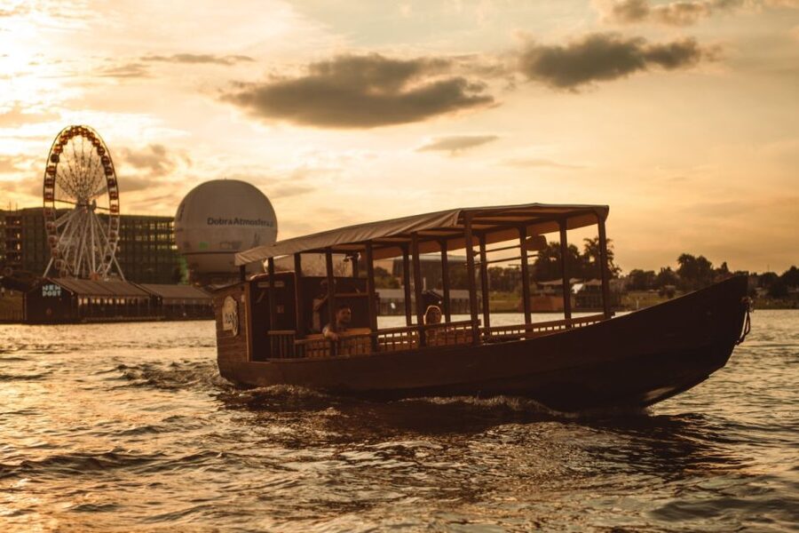 Krakow: Vistula Night Cruise by Gondola w/ Audio Commentary - Finding the Mauretania barge in Kazimierz