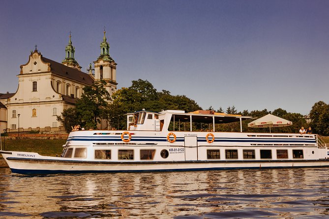 Krakow Vistula River 1 Hour Sightseeing Cruise - Start at Wawel Hill and watch Kraków open up