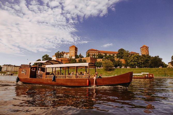 Krakow Vistula River 1 Hour Sightseeing Cruise - Romantic views, Cricoteka, and Podgórze