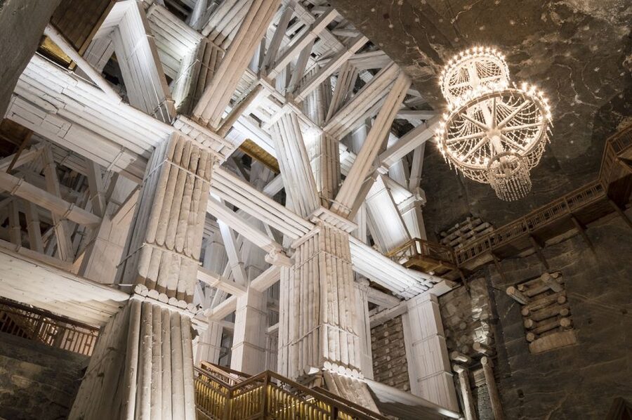 Krakow: Vistula River Cruise and Wieliczka Salt Mine Tour - Meeting the boat beside the Vistula
