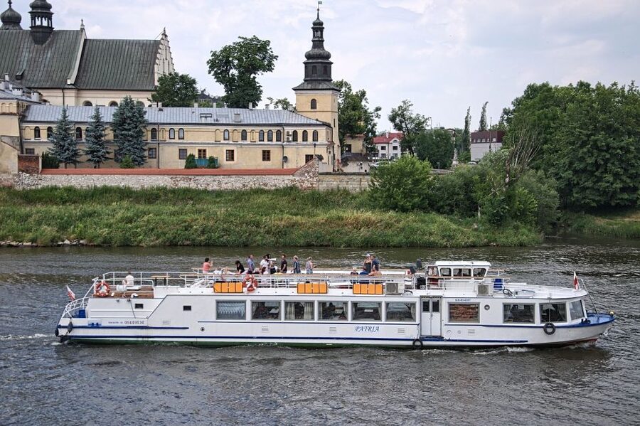 Krakow: Vistula River Panoramic Boat Tour ️ - Starting below Wawel Castle