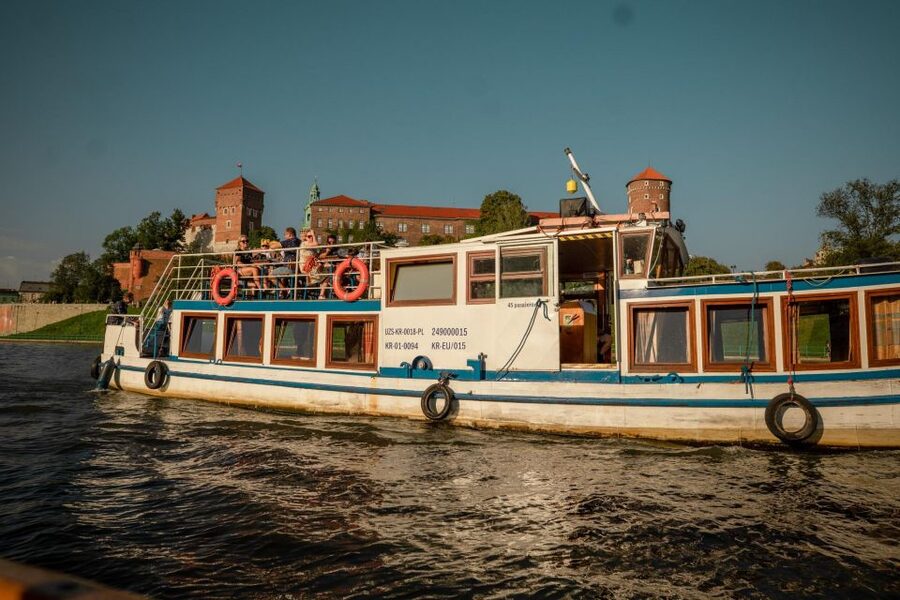 Krakow: Vistula River Panoramic Boat Tour ️ - What the boat ride feels like