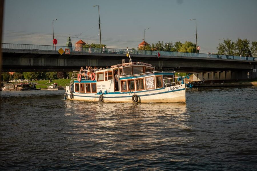 Krakow: Vistula River Sightseeing Cruise ️ - From Wawel Hill to the Zwierzyniec riverbank