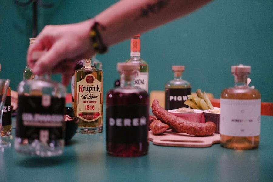 Krakow: Vodka Tasting in Hidden Bar - Finding LostBar on Szewska Street