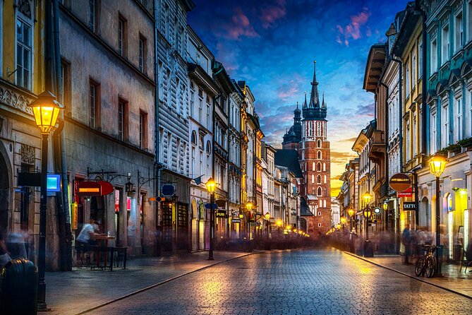 Krakow Walking Tour with Audioguide on Your Smartphone - St. Mary’s Basilica and the Main Market Square