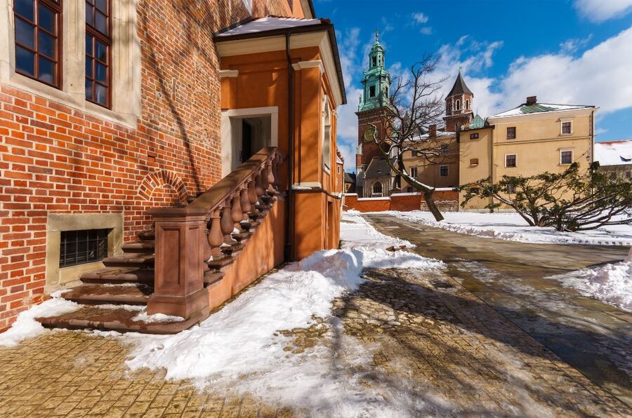Krakow: Wawel Castle and Cathedral Guided Tour - Why Wawel Castle matters to Krakow