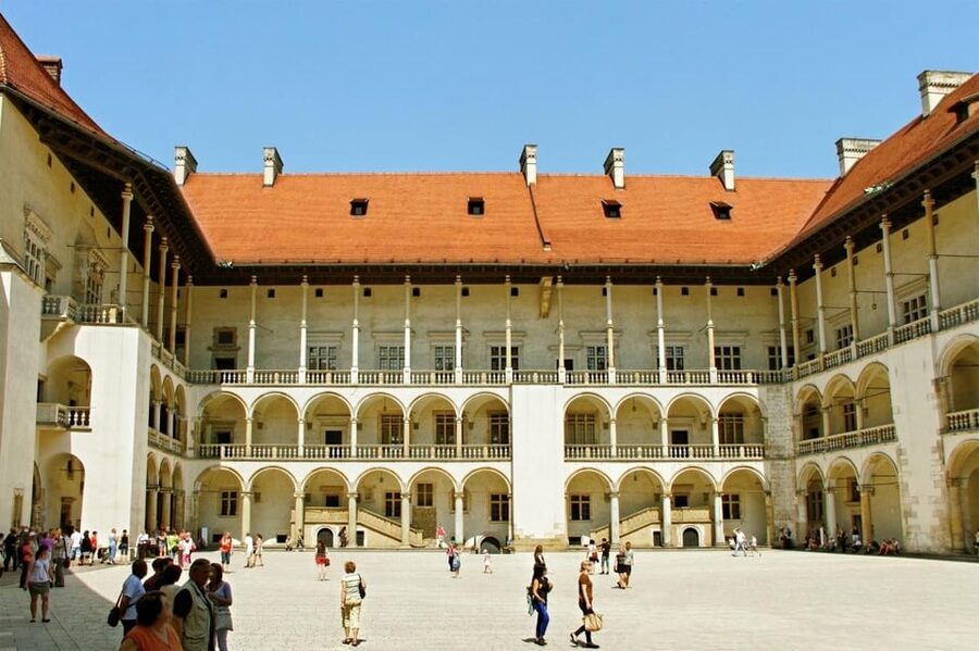Krakow: Wawel Castle and Cathedral Guided Tour - Wawel Cathedral and its royal chapels