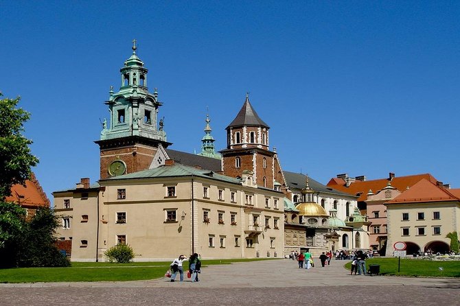 Krakow: Wawel Castle & Cathedral Guided Tour - Wawel Cathedral and its royal ceremonies