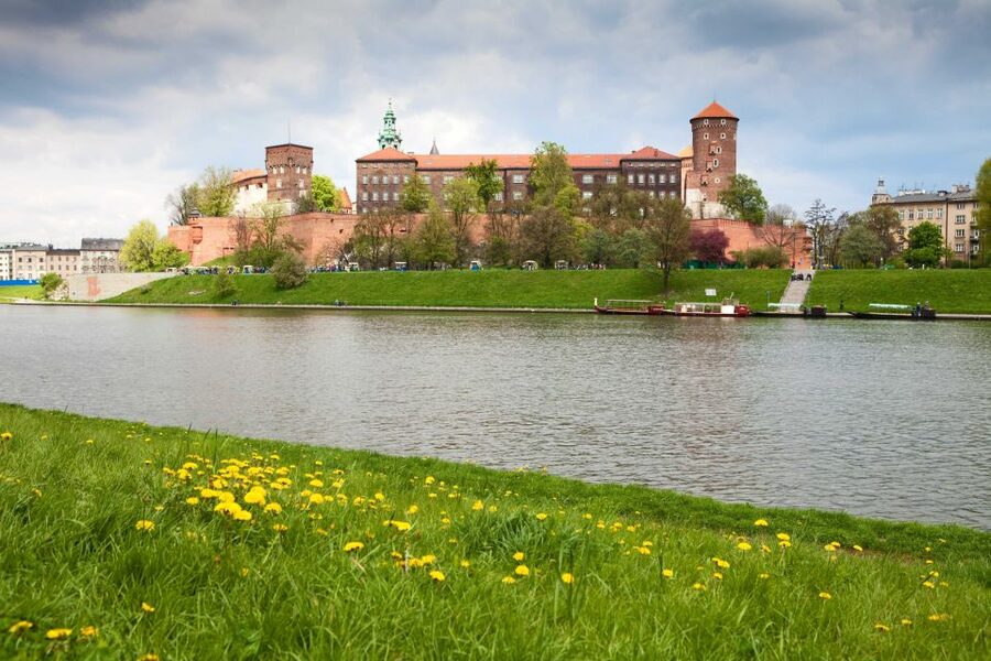 Krakow: Wawel Castle, Cathedral, Rynek Underground & Lunch - What the $109 price means