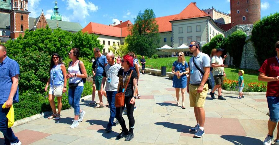 Krakow: Wawel Castle Guided Tour with Entry Tickets - Key points to know before you book