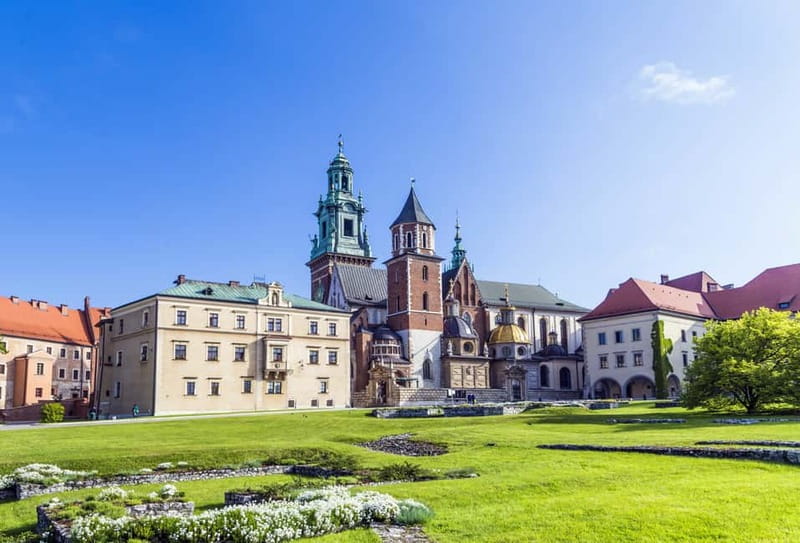 Krakow: Wawel Hill Audioguide Tour - The Arcaded Courtyard and castle architecture
