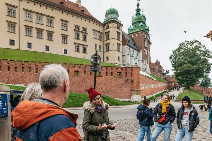 Krakow: Wawel Royal Hill with Optional Castle and Cathedral - Sandomierska Tower and the Dragon’s Cave