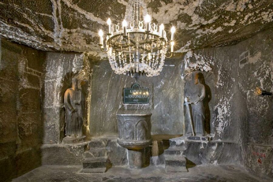 Kraków: Wieliczka Salt Mine Guided Tour with Hotel Pickup - Underground lakes and the quieter side of the mine