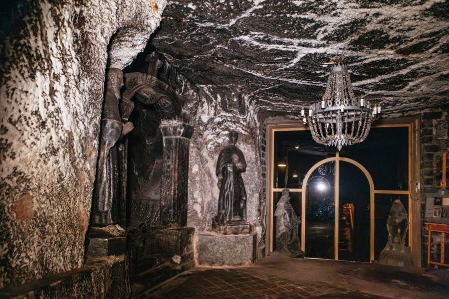 Krakow: Wieliczka Salt Mine Guided Tour with Transport - Walking the Underground Route