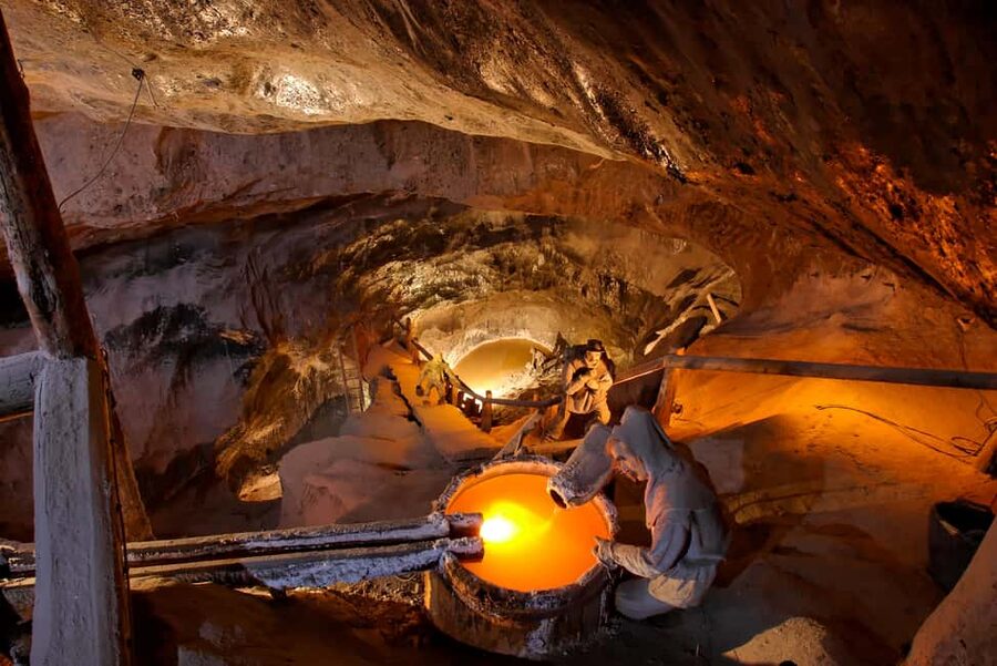 Krakow: Wieliczka Salt Mine Guided Tour with Transport - Who Should Book This Tour?