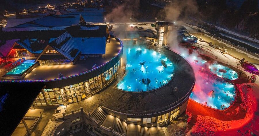 Krakow: Zakopane Day Tour with Optional Thermal Baths - Chochołów and the old wooden houses