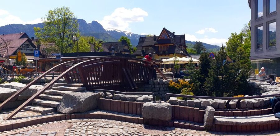 Krakow: Zakopane, Funicular, Cheese, and Highland Day Trip - The Gubałówka funicular and the Tatras