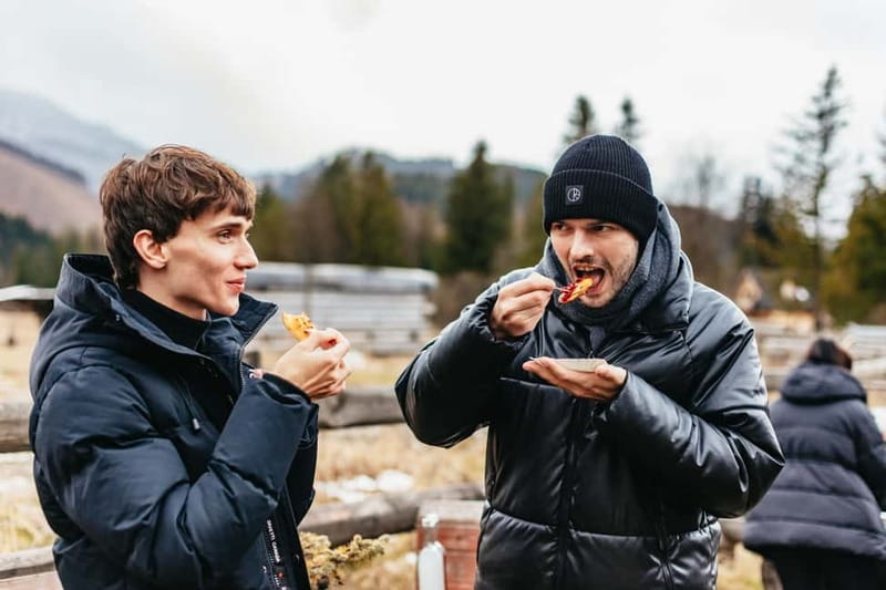 Krakow: Zakopane & Hot Springs Tour with Cable Car & Pickup - Two and a half hours on Krupówki