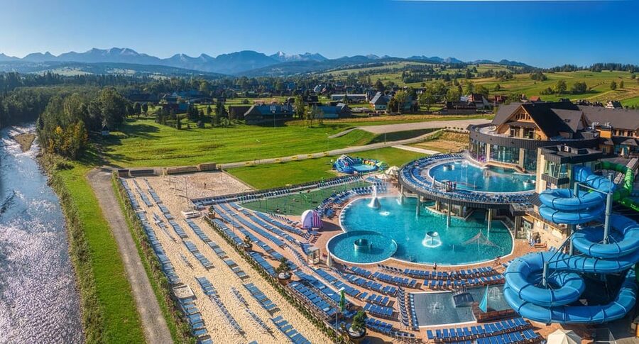 Krakow: Zakopane, Thermal Springs, Cable Car, Local Tasting - Relaxing at Chocholowska Thermal Baths