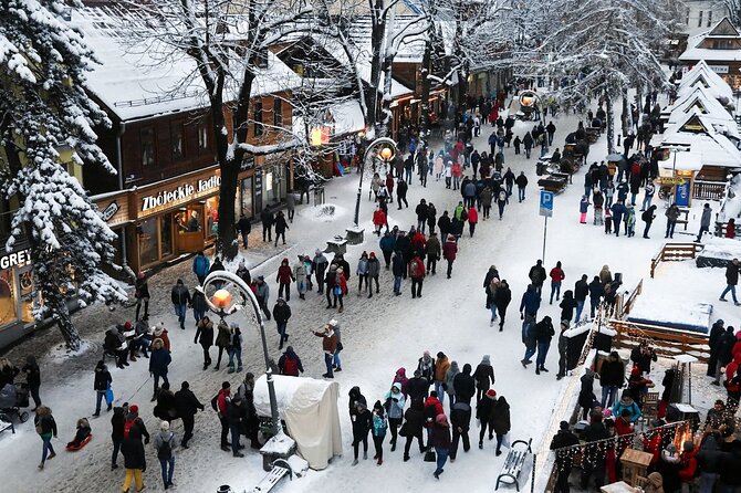 Krakow: Zakopane Tour, Thermal Springs, Cable Car & Hotel Pickup - Chochołów and the old wooden village