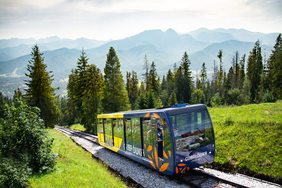 Krakow: Zakopane Tour with Cable Car, Tasting & Hotel Pickup - The drive south from Krakow