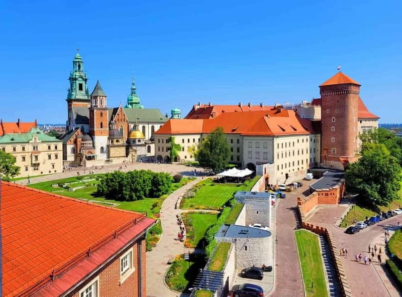 Mysterious Wawel Cathedral and Wawel Courtyard Guided Tour - What $32 buys you