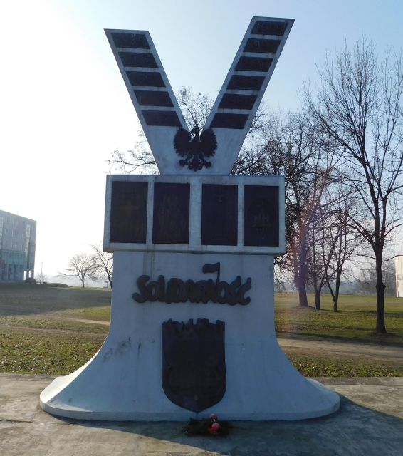 Nowa Huta – a guided tour of a utopian socialist city - The IS-2 tank and the industrial identity