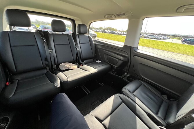 Private Krakow to or from Airport Transfer - Why a private Krakow airport ride can be worth it