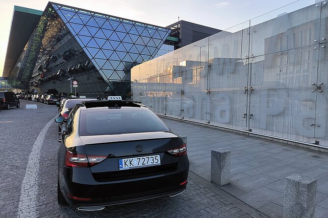 Private transfer from/to Krakow airport / City of Krakow - The small comforts that matter after a flight