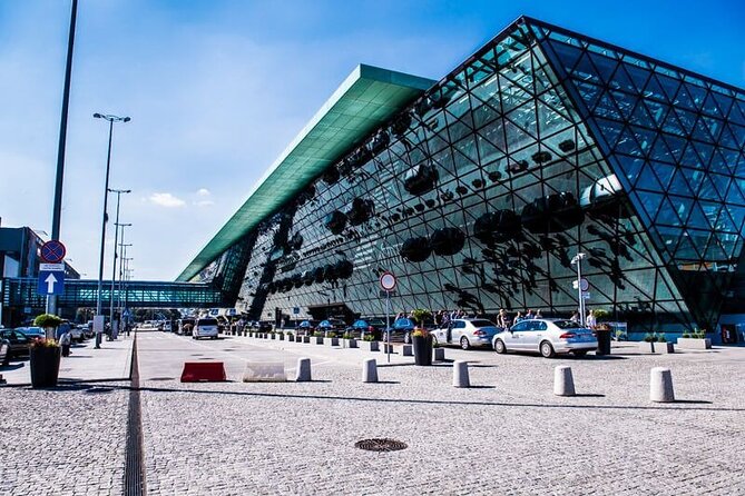 Private transfer | Krakow City - Krakow Airport Balice - What the private format really changes