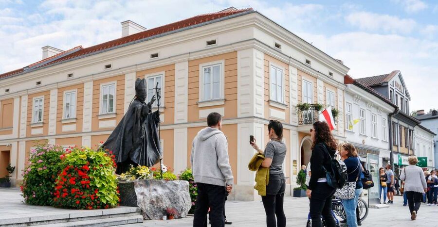 Private Trip to Wadowice: Home Town of John Paul II - Leaving Krakow for a five-hour visit