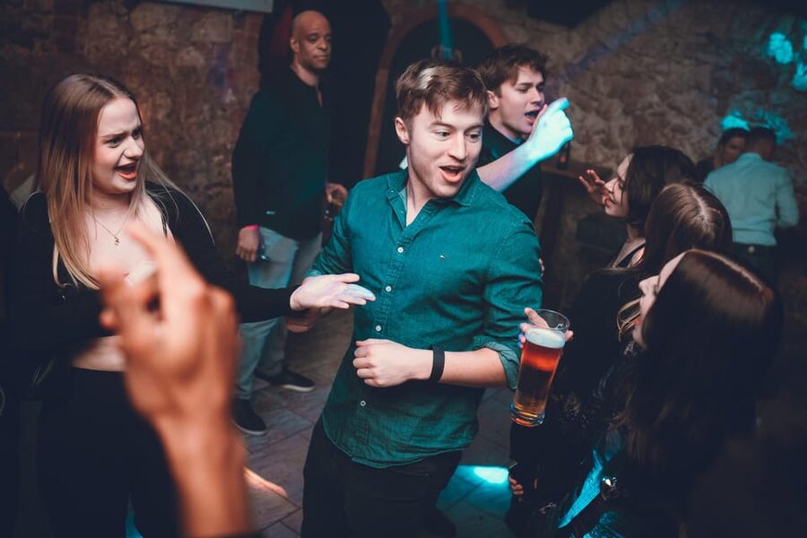 Pub Crawl - 1-hour Open Bar then Vip to 5 Clubs - Krakow - The first stop and the one-hour open bar