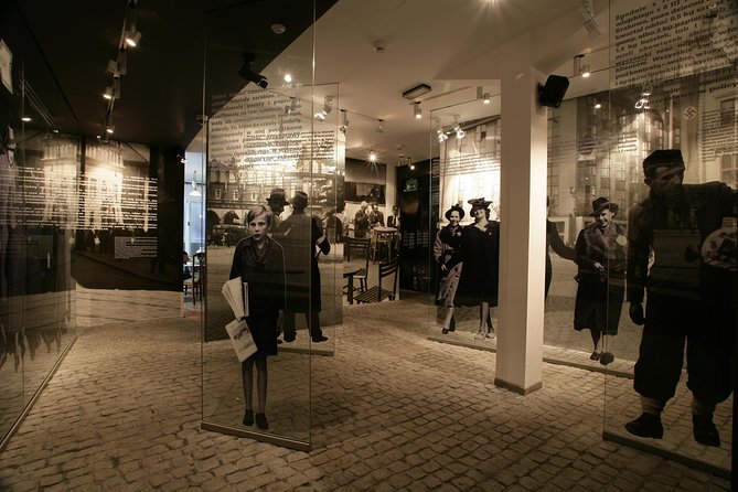 Schindler's Factory Guided Tour in Krakow & skip the line ticket - Following Krakow from 1939 to 1945