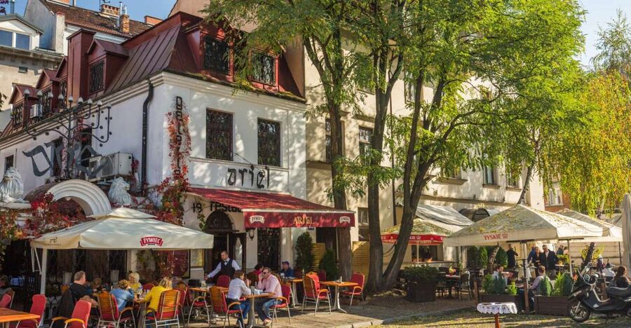 Schindler's Factory & Kazimierz Jewish Quarter Tour - Remuh Cemetery, Kupa, and Tempel Synagogues