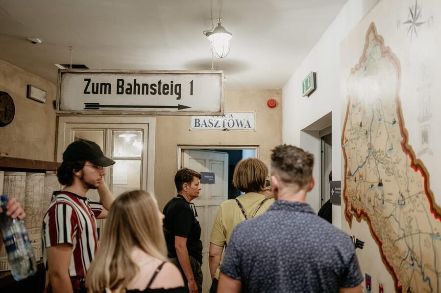 Schindler's Factory Museum in Krakow - Guided Tour - Why a guide helps, and where the format falls short