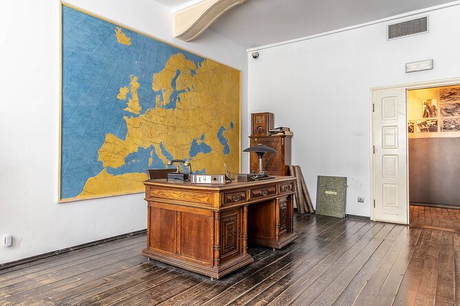 Schindler’s Factory Visit & Skip-the-Line Entry - The ghetto apartment and the road to Płaszów